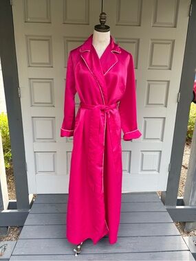 Flo Weinberg Vintage Hot Pink Satin Long Robe with Contrast Piping